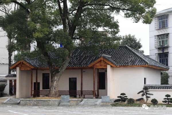 夏天去九寨沟旅游必备物品？你带了什么？