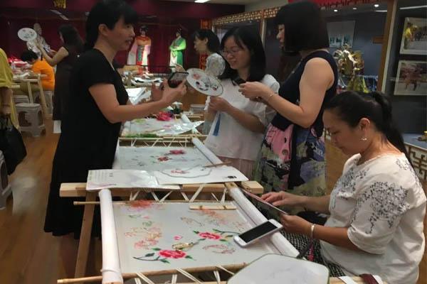 冬季张家界穿衣指南_冬季张家界穿什么衣服_冬季张家界天气温度