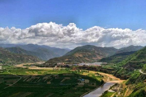 襄阳攀岩的地方在哪里_襄阳最好的攀岩场地是哪_襄阳攀岩俱乐部？